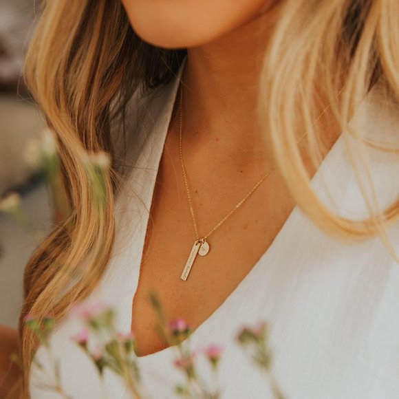 āMotherly Loveā Mama Bear Pendant Layered Necklace - Picture 2 of 10